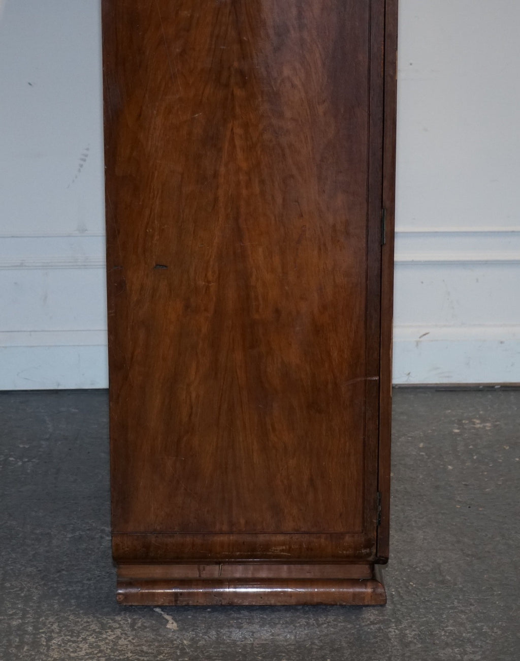 STUNNING ART DECO 1920 LARGE BURR WALNUT TWO DOOR WARDROBE OR AMOIRE