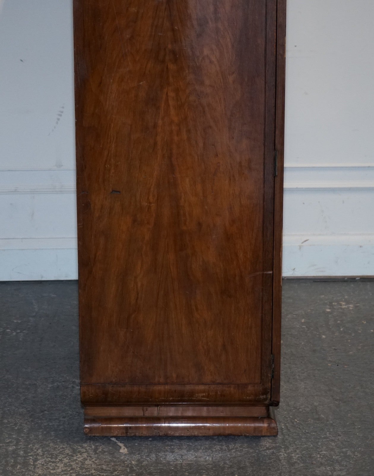 STUNNING ART DECO 1920 LARGE BURR WALNUT TWO DOOR WARDROBE OR AMOIRE