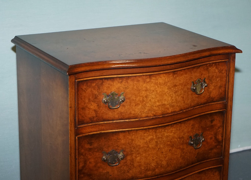 BEVAN FUNNELL REPRODUX BURR WALNUT SERPENTINE CHEST DRAWER BEDSIDE CABINET