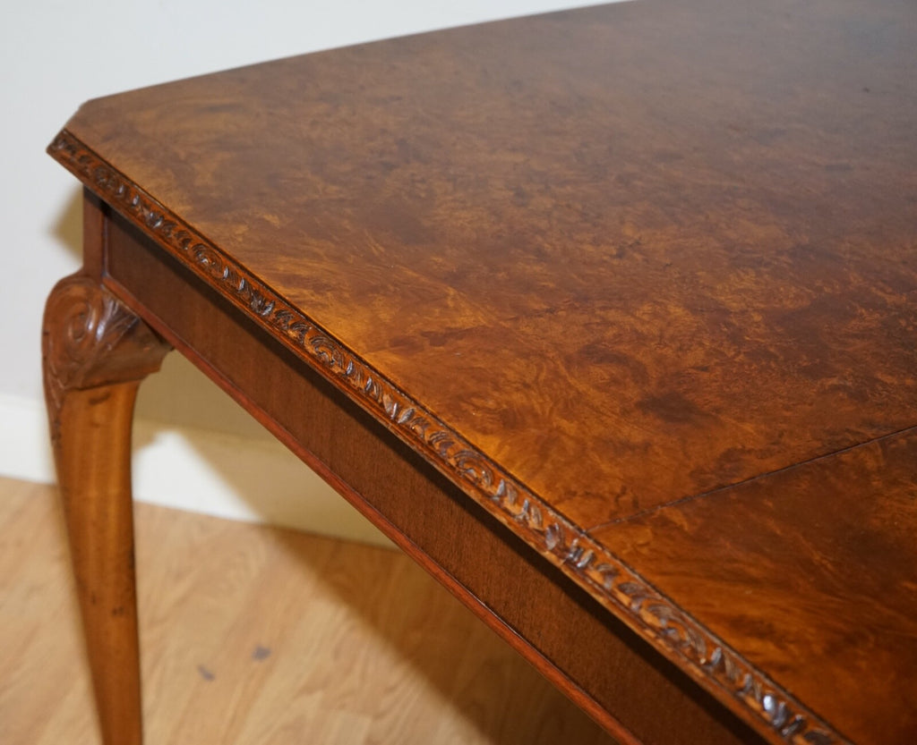 A VERY BEAUTIFUL CIRCA 1930's BURR WALNUT QUEEN ANNE CARVED LEGS DINING TABLE