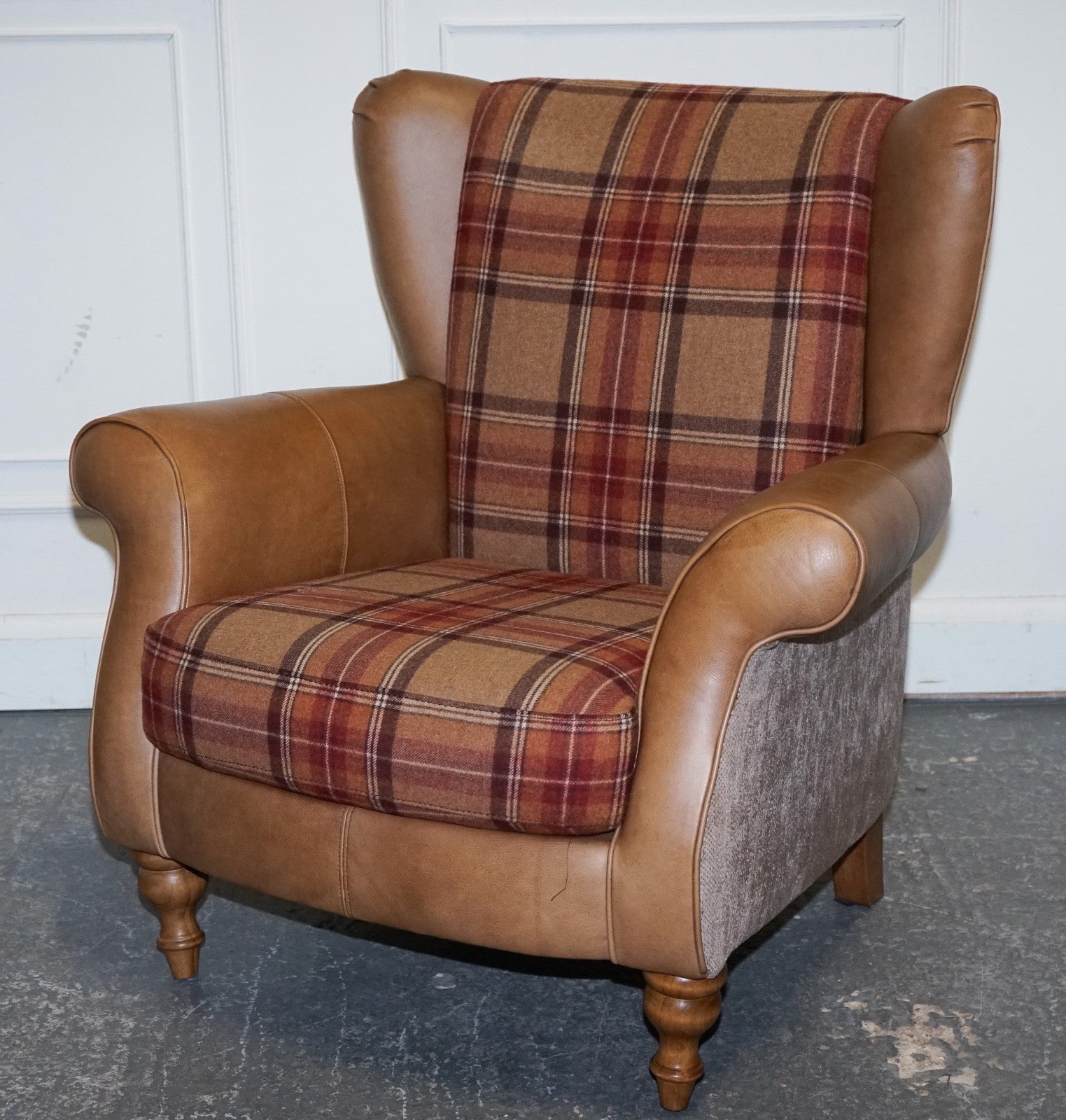 STUNNING PAIR OF  ALEXANDER & JAMES LAWRENCE LEATHER & FABRIC WINGBACK ARMCHAIRS