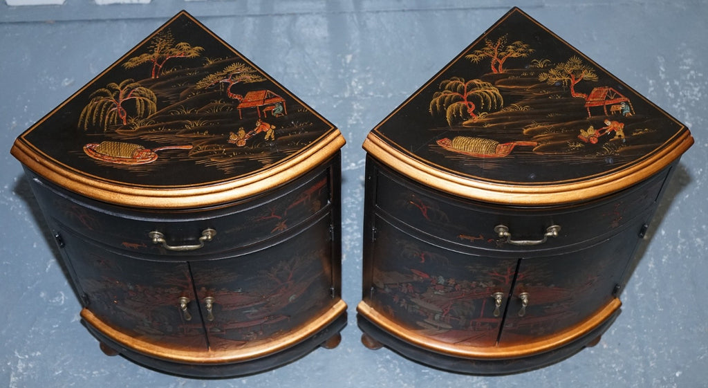 MATCHING PAIR OF CHINESE CHINOISERIE DECORATIVE CORNER CABINETS WITH CUPBOARD