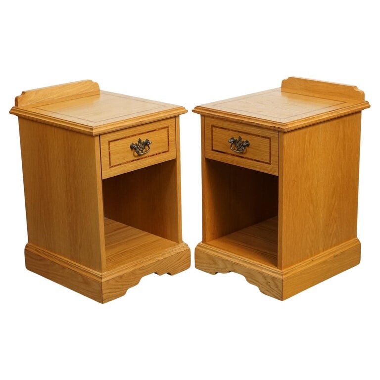 VINTAGE PAIR OF OAK KEATS BEDSIDE NIGHTSTAND CABINET MADE BY CURTIS FURNITURE J1