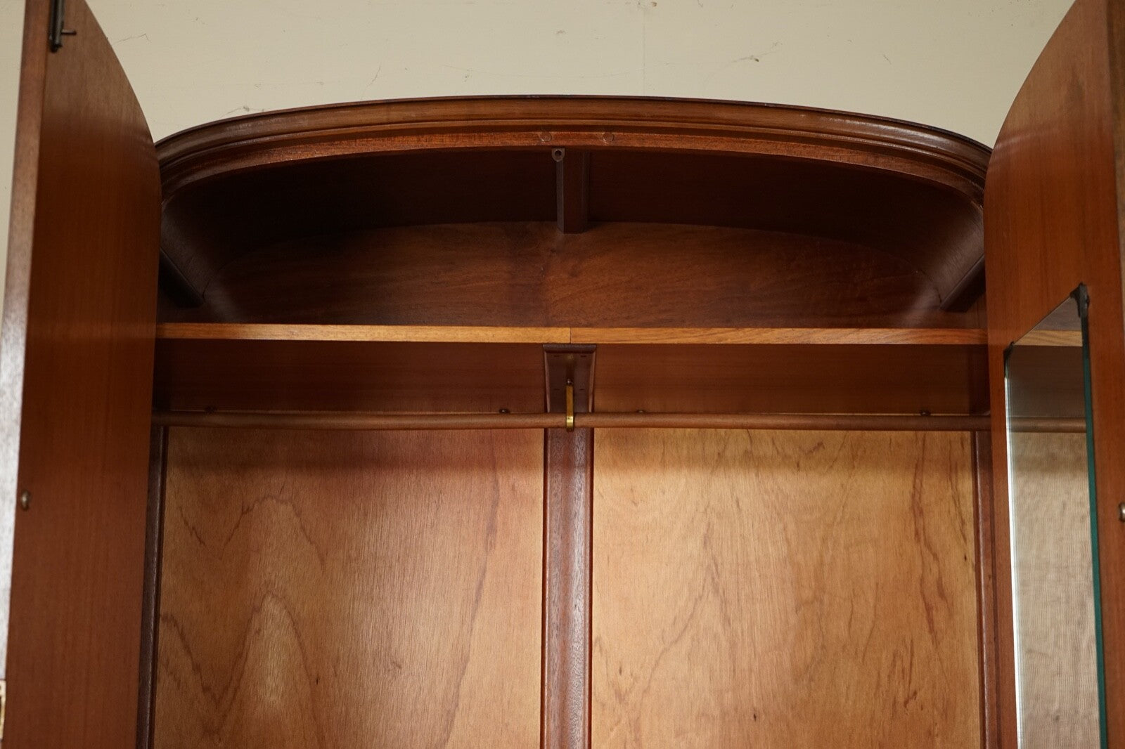 STUNNING MADE IN ENGLAND ART DECO BURR WALNUT DOUBLE WARDROBE