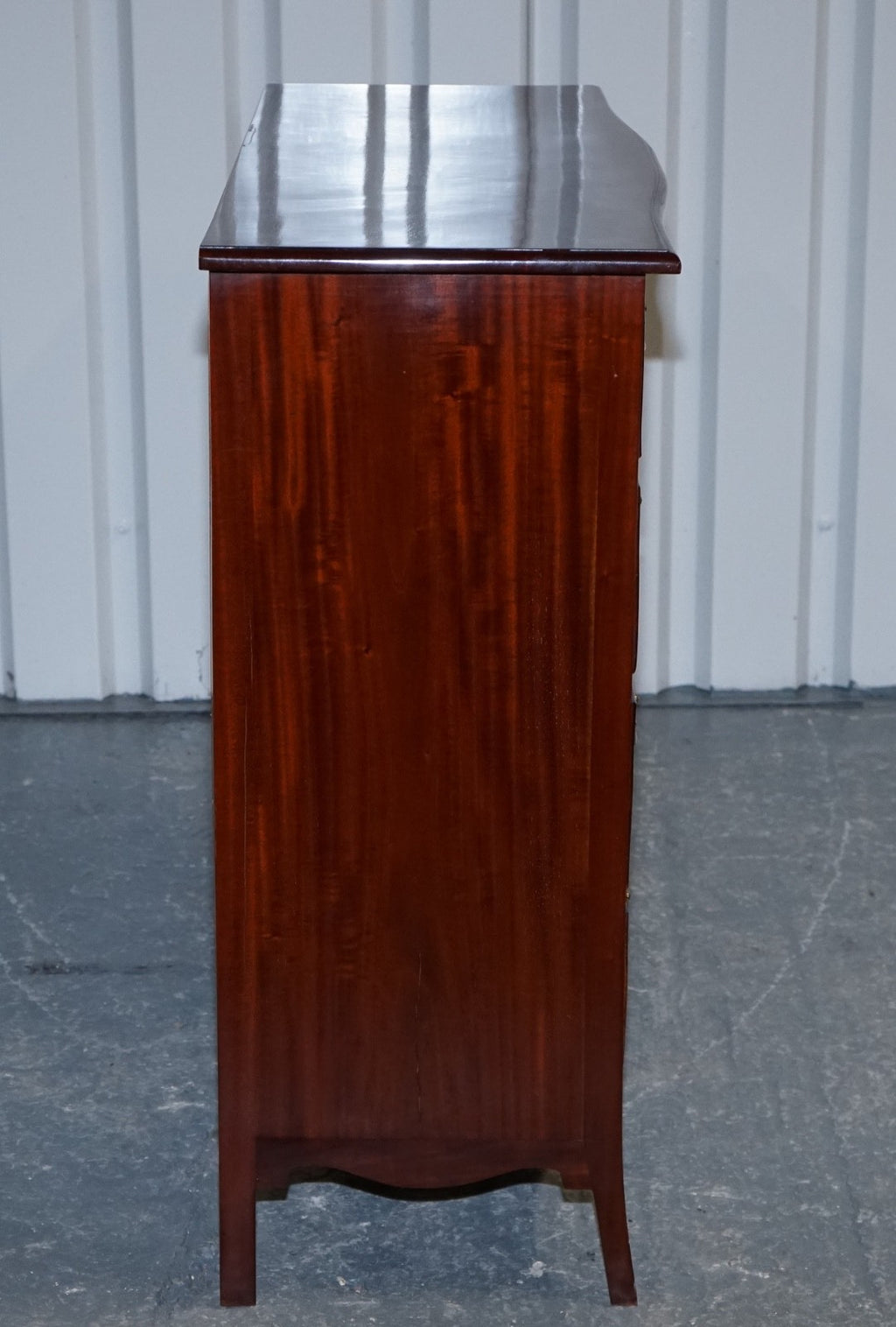 GEORGIAN REVIVAL STYLE SERPENTINE CHEST OF DRAWERS MADE BY BRIGHTS OF NETTLEBED