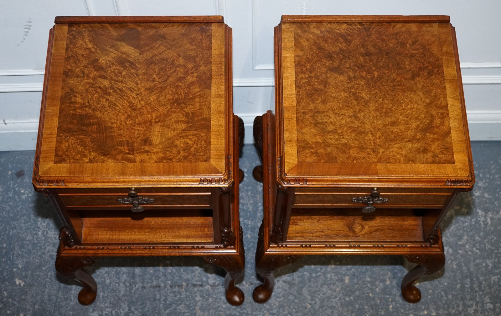 ANTIQUE RESTORED PAIR OF 1920S ART DECO QUEEN ANNE BEDSIDE TABLES NIGHTSTANDS