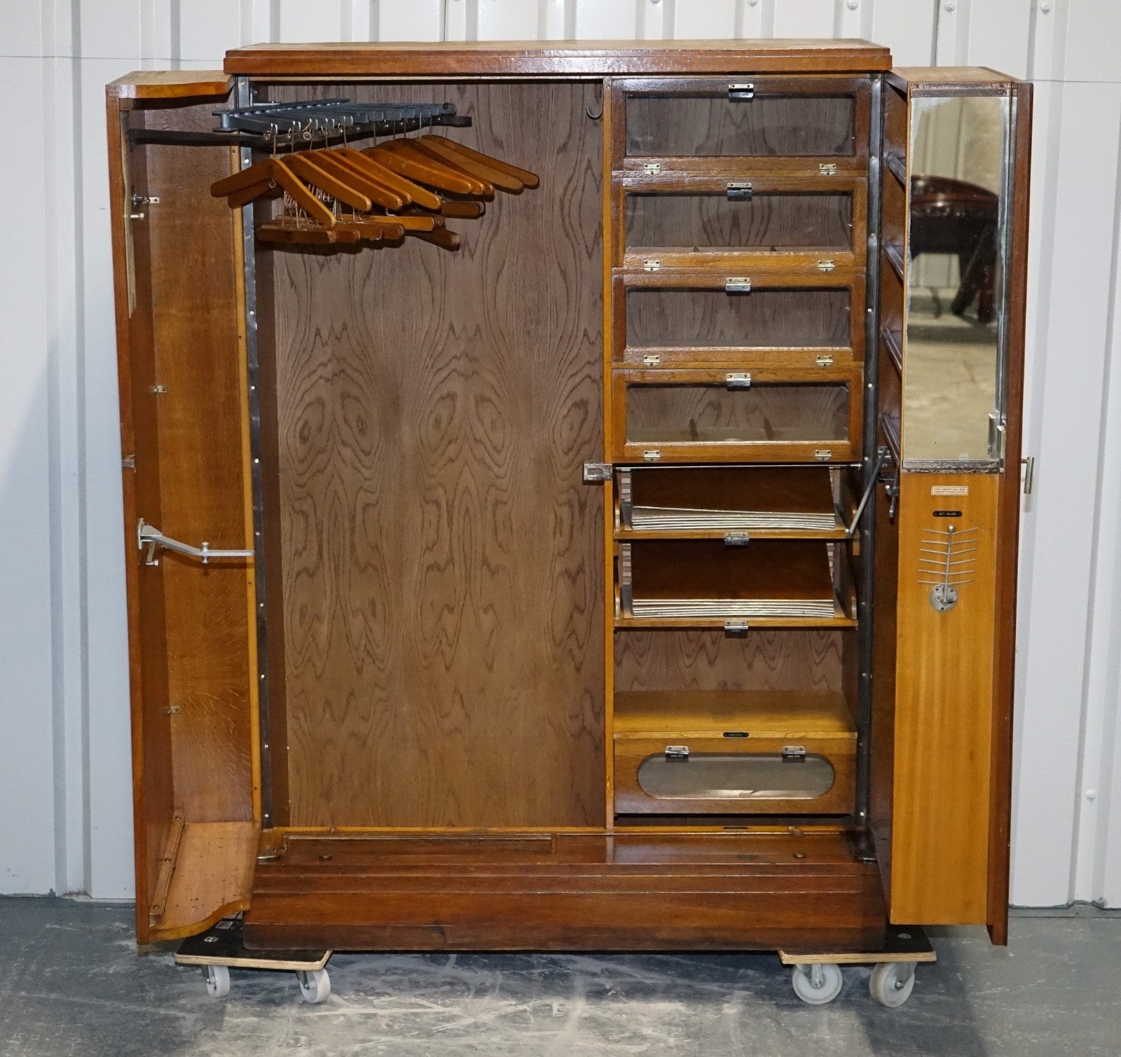 ANTIQUE 1930S ART DECO COMPACTOM REGENT STREET LONDON GENTLEMANS ''YN'' WARDROBE