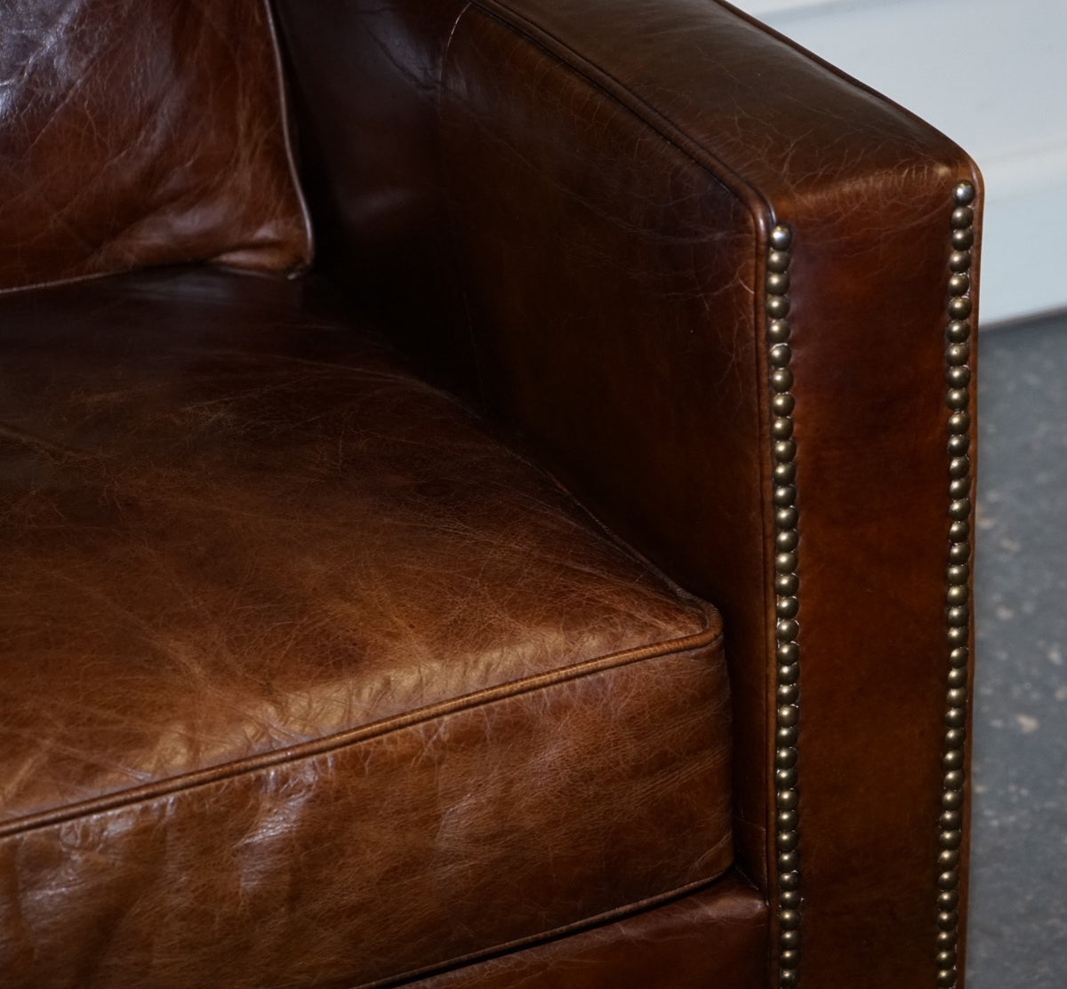 TIMOTHY OULTON VISCOUNT BROWN LEATHER TWO TO THREE SEATER COMPACT SOFA