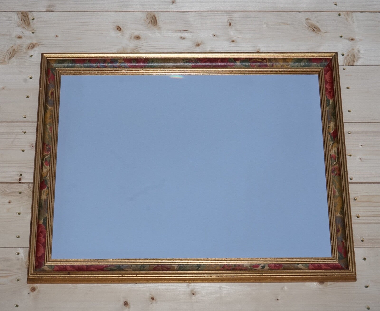 LOVELY VINTAGE GOLD BEVELLED MIRROR WITH FLORAL DETAILING ON THE FRAME