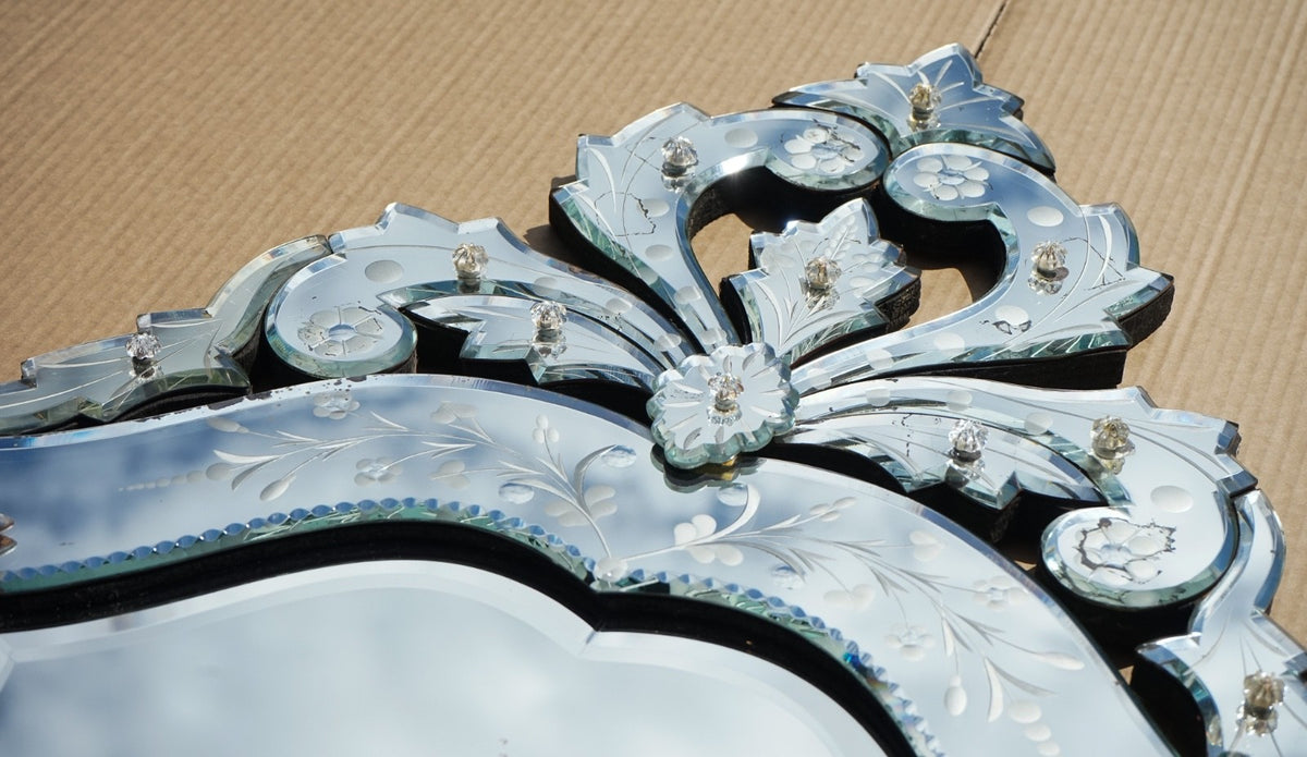 ANTIQUE ITALIAN CIRCA 1910 VENETIAN ETCHED GLASS HEART SHAPED WALL MIRROR