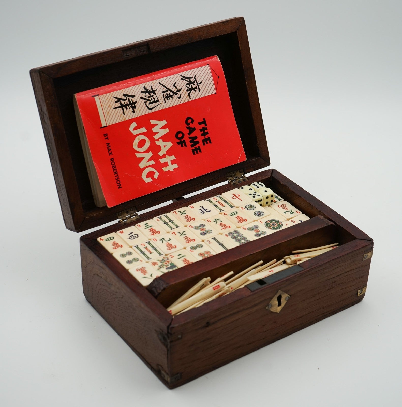 ANTIQUE TRADITIONAL CHINESE MAHJONG GAME SET WITH 144 TILES