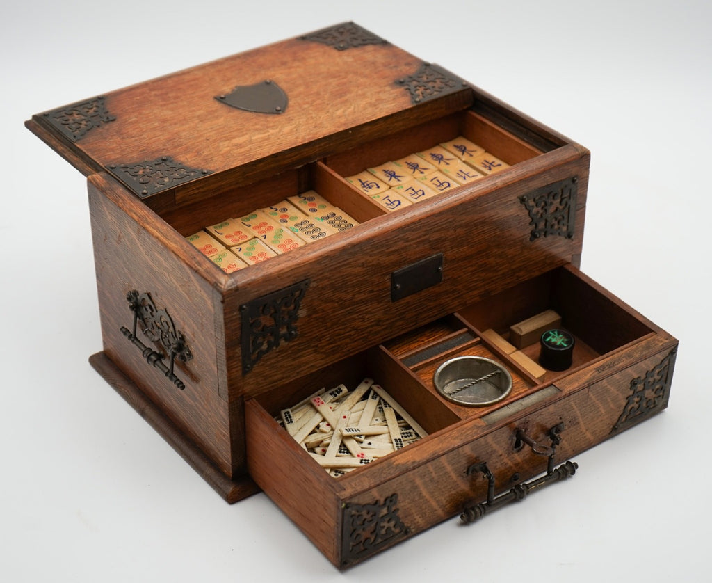 ANTIQUE ASIAN ORIENTAL MAHJONG SET OF 148 TILES IN EDWARDIAN OAK BOX