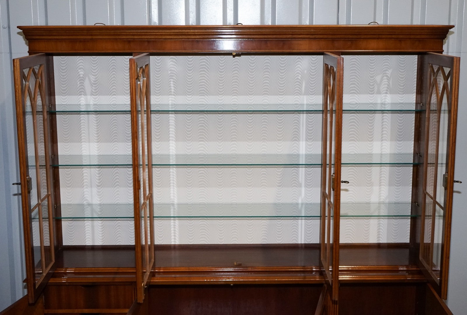 ANTIQUE GEORGIAN STYLE YEW WOOD FOUR DOOR DISPLAY CABINET BOOKCASE