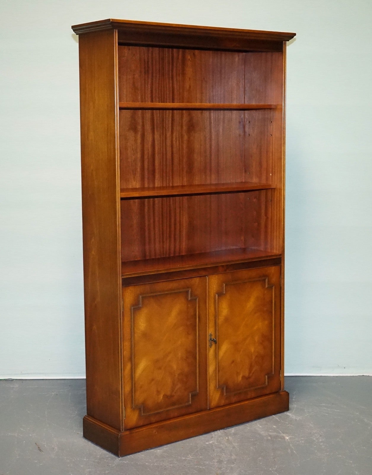 ENGLISH TRADITIONAL BRADLEY DISPLAY CABINET BOOKCASE WITH SHELVES AND CUPBOARD