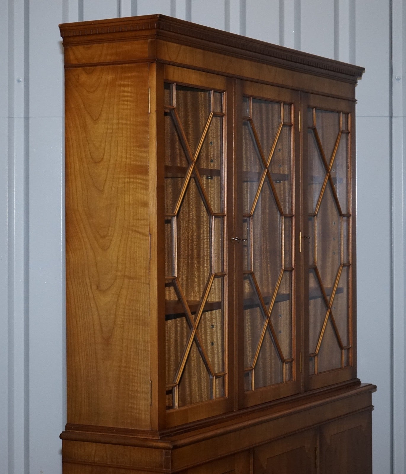 VINTAGE ENGLISH BURR YEW WOOD 3 DOOR ASTRAGAL GLAZED DISPLAY BOOKCASE CABINET