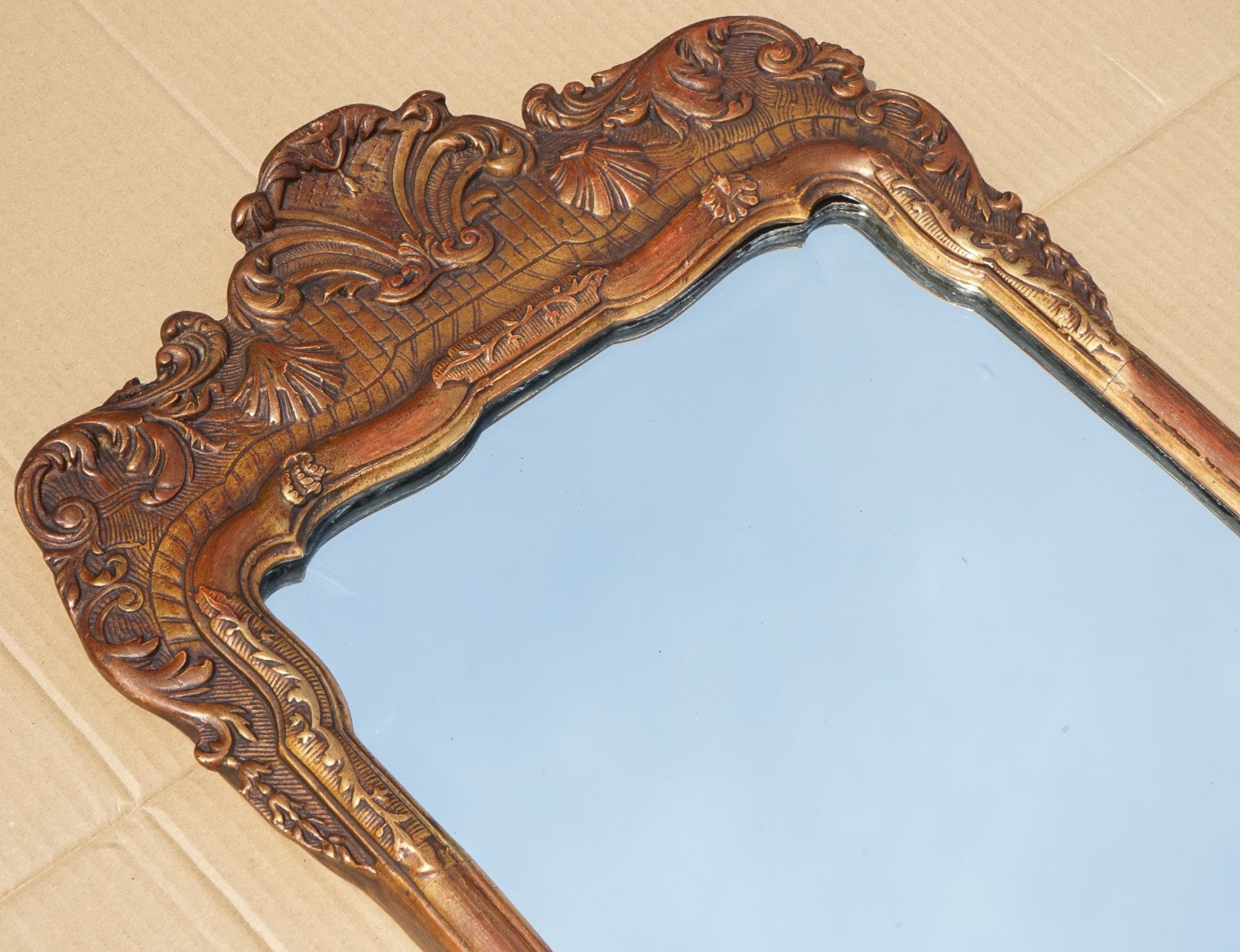 ANTIQUE GEORGE III CHIPPENDALE STYLE WALL MIRROR