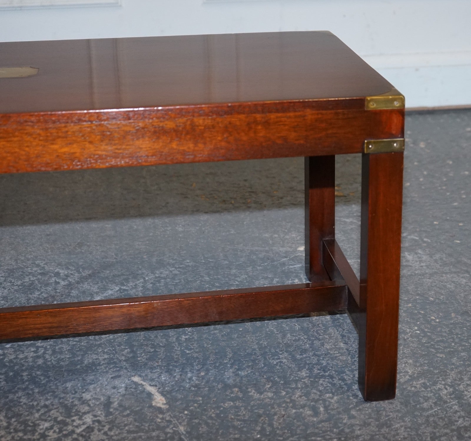 RESTORED VINTAGE HARRODS REH KENNEDY MILiTARY CAMPAIGN COFFEE TABLE