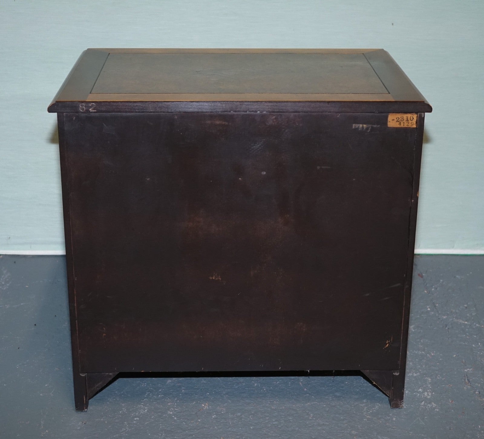 BAKER FURNITURE BURR WALNUT BEDSIDE CABINET WITH DRAWER AND CARVED DOORS