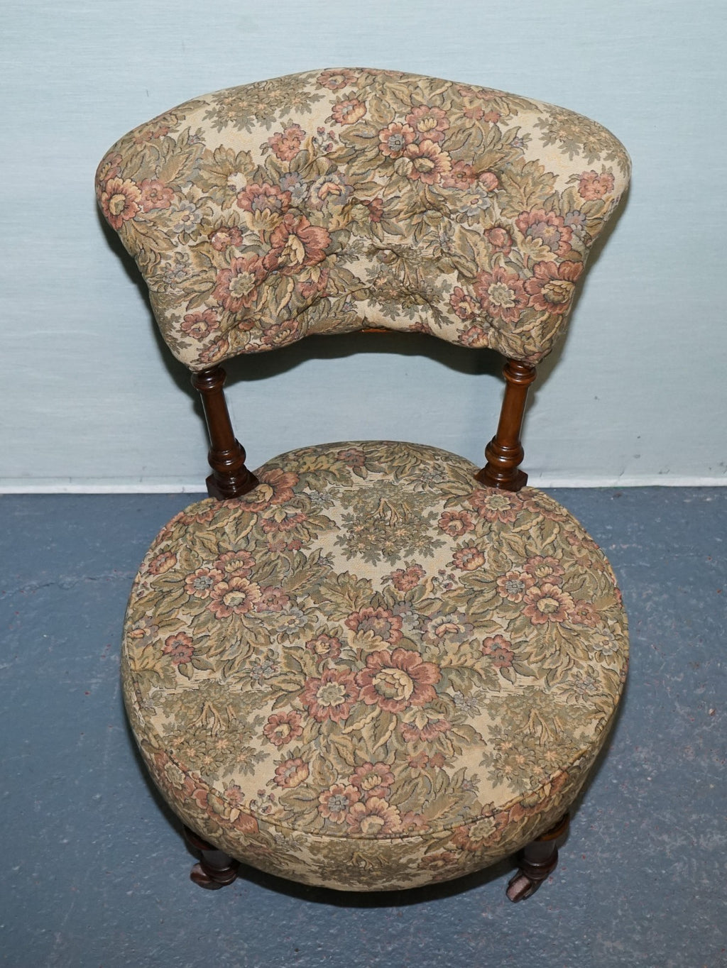 ANTIQUE VICTORIAN TAPESTRY NURSING CHAIR WITH FLORAL FLOWER DESIGN