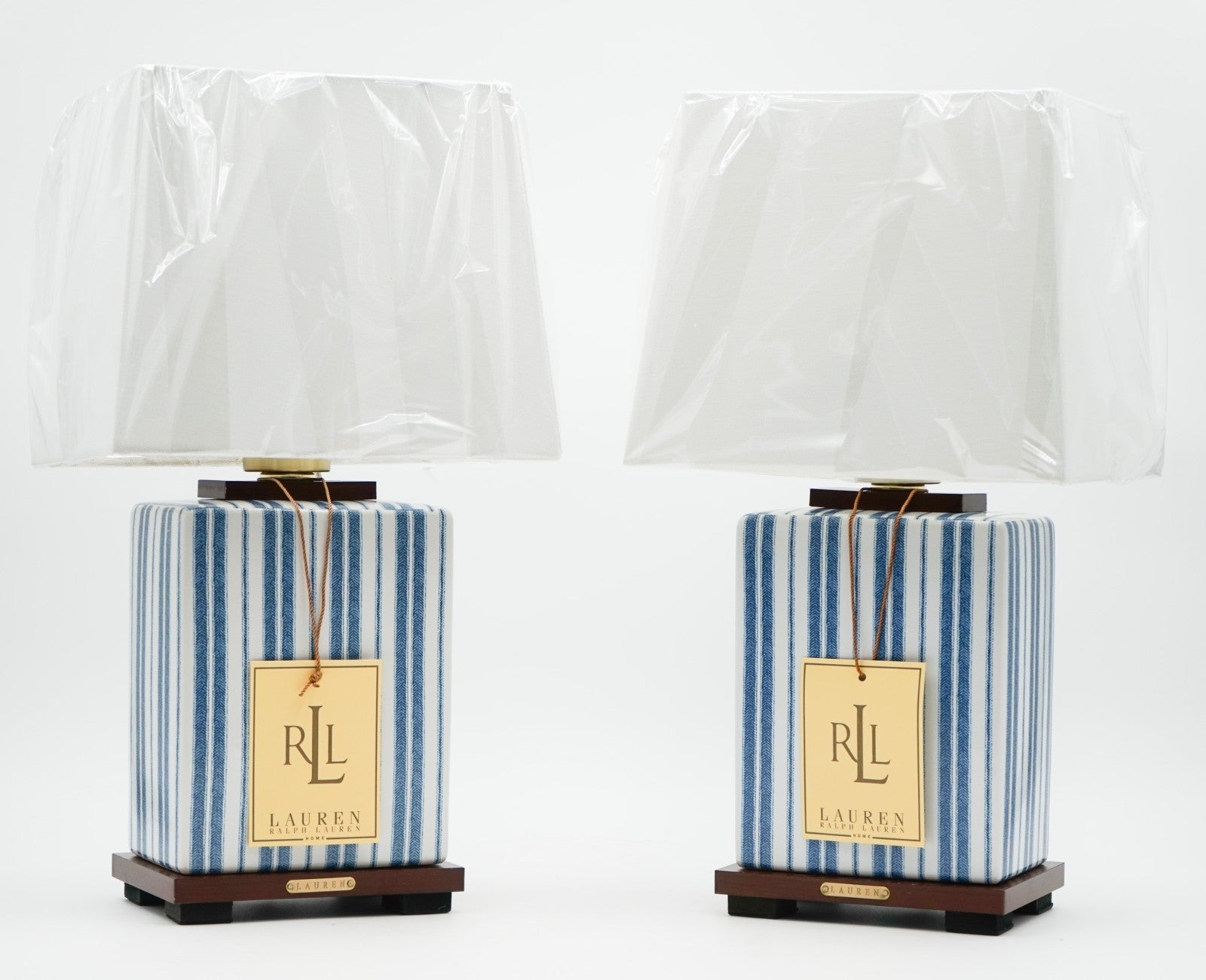 PAIR OF RALPH LAUREN EX DISPLAY BLUE CERAMIC TABLE LAMPS INCLUDING SHADES (1/1)