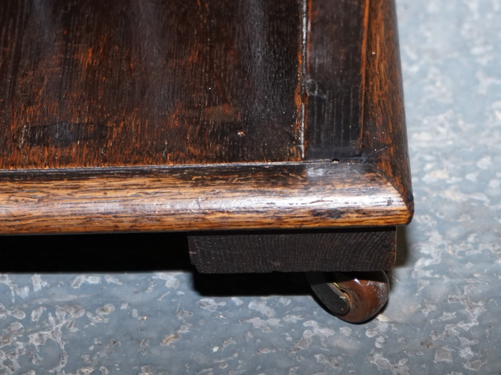 ANTIQUE VICTORIAN ENGLISH SOLID OAK CARVED JACOBEAN REVOLVING OPEN BOOKCASE