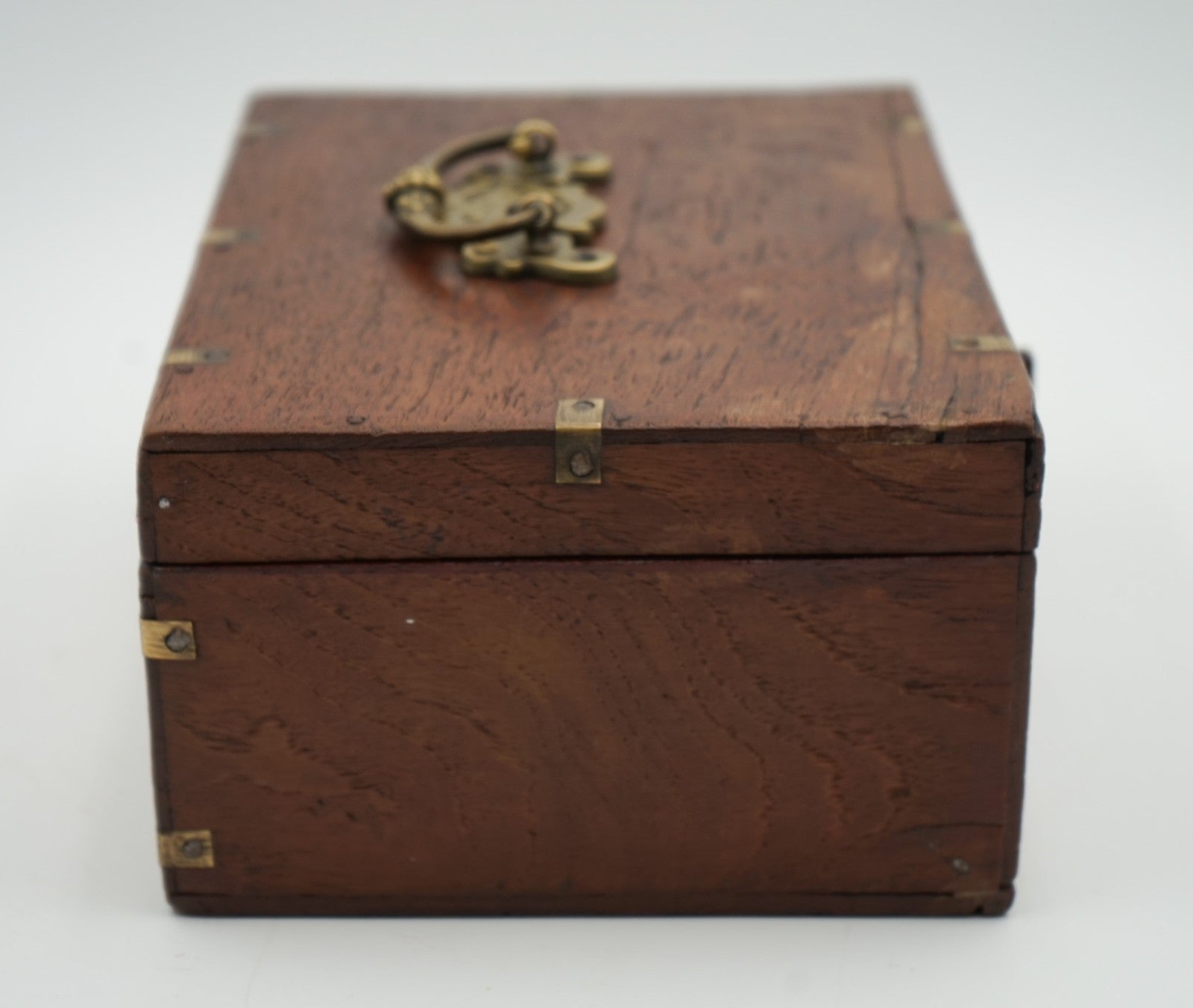 ANTIQUE TRADITIONAL CHINESE MAHJONG GAME SET WITH 144 TILES