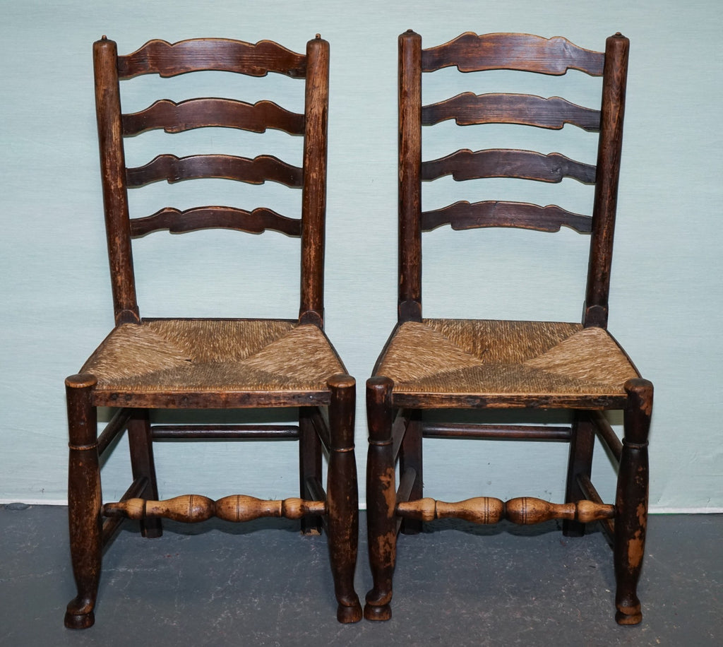 SET OF FOUR SOLID OAK COUNTRY HOUSE STRAW SEAT LADDER BACK DINING CHAIRS