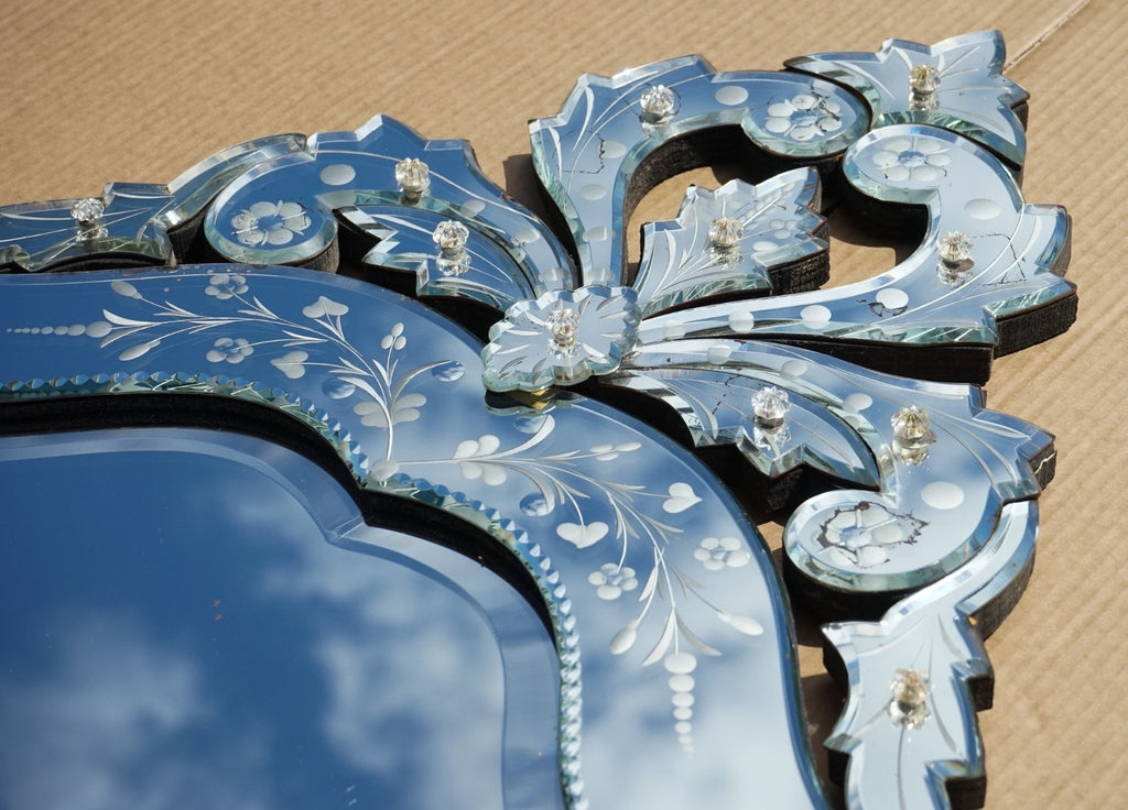 ANTIQUE ITALIAN CIRCA 1910 VENETIAN ETCHED GLASS HEART SHAPED WALL MIRROR