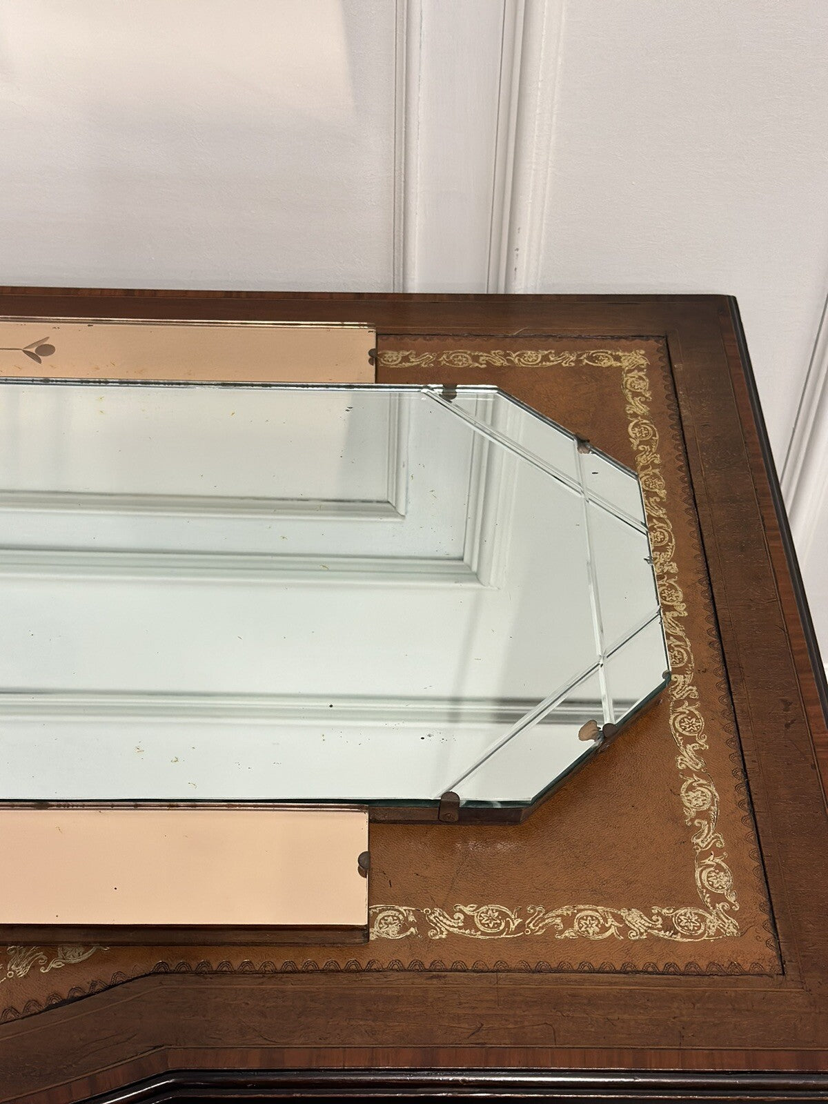 LARGE DECORATIVE 1920s ART DECO PEACH GLASS FLOWER PETAL MIRROR