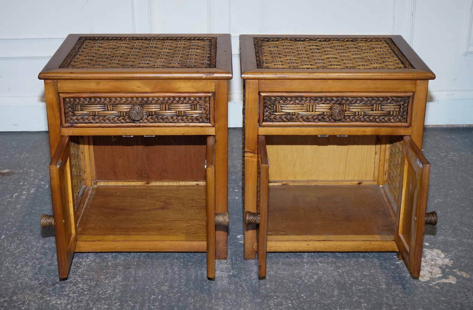 VINTAGE PAIR OF WICKER OR RATTAN NIGHTSTANDS BEDSIDE TABLES CUPBOARD & DRAWER