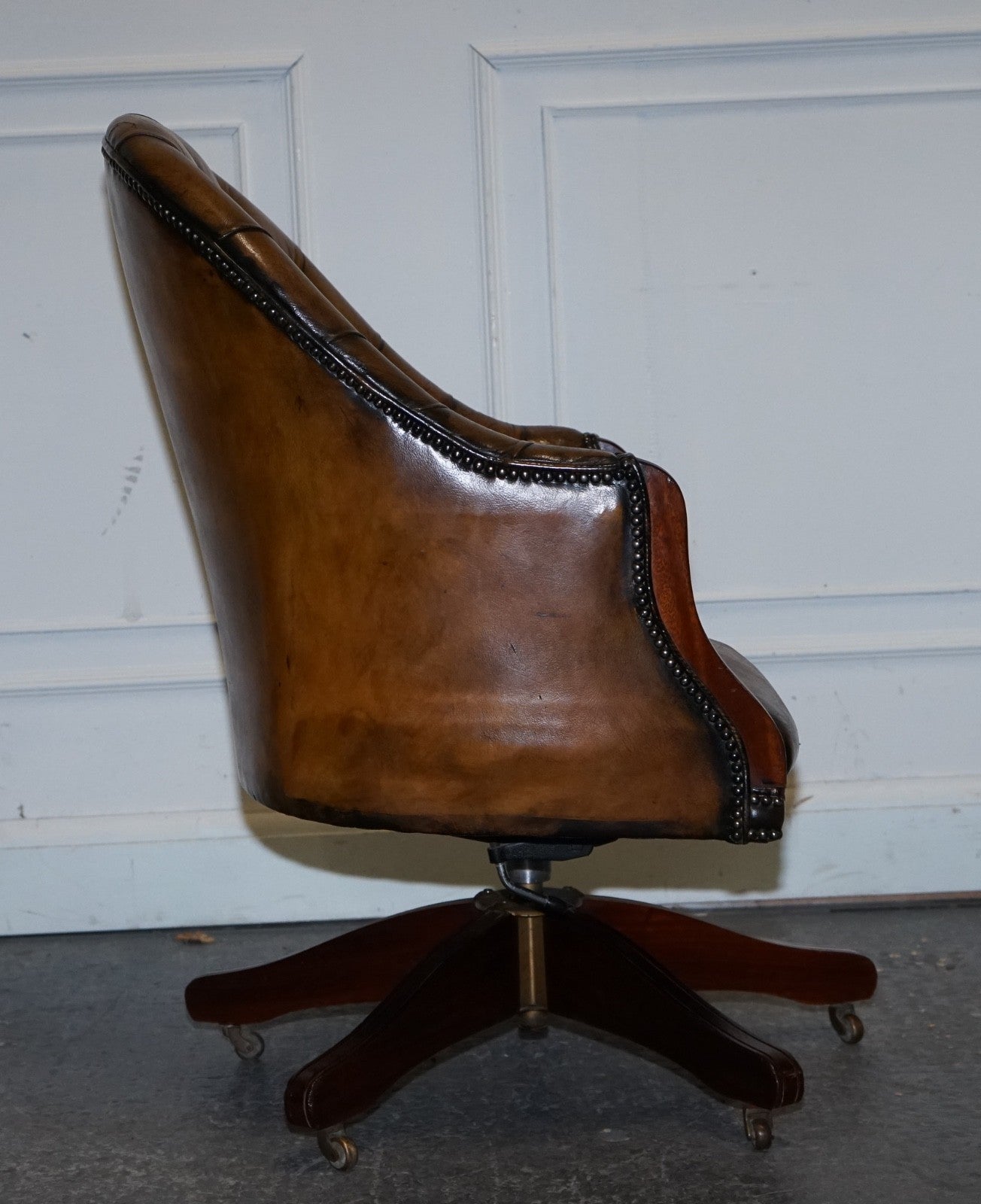 ANTIQUE DEEP BUTTONED CHESTERFIELD GEORGIAN STYLE HAND DYED LEATHER DESK CHAIR
