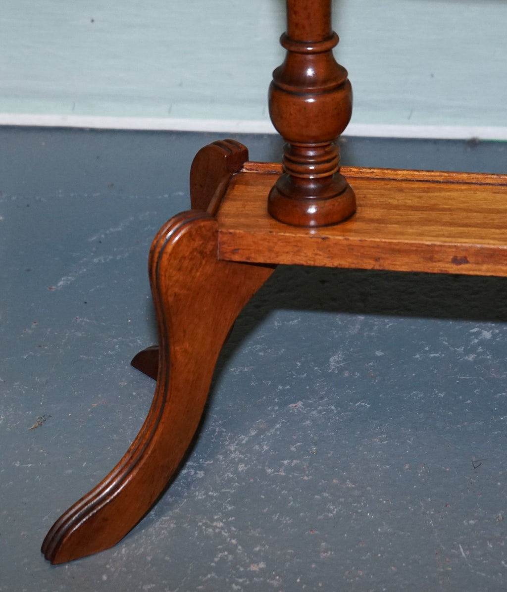 VINTAGE OVAL SCALLOPED EDGE OCCASIONAL SIDE TABLE