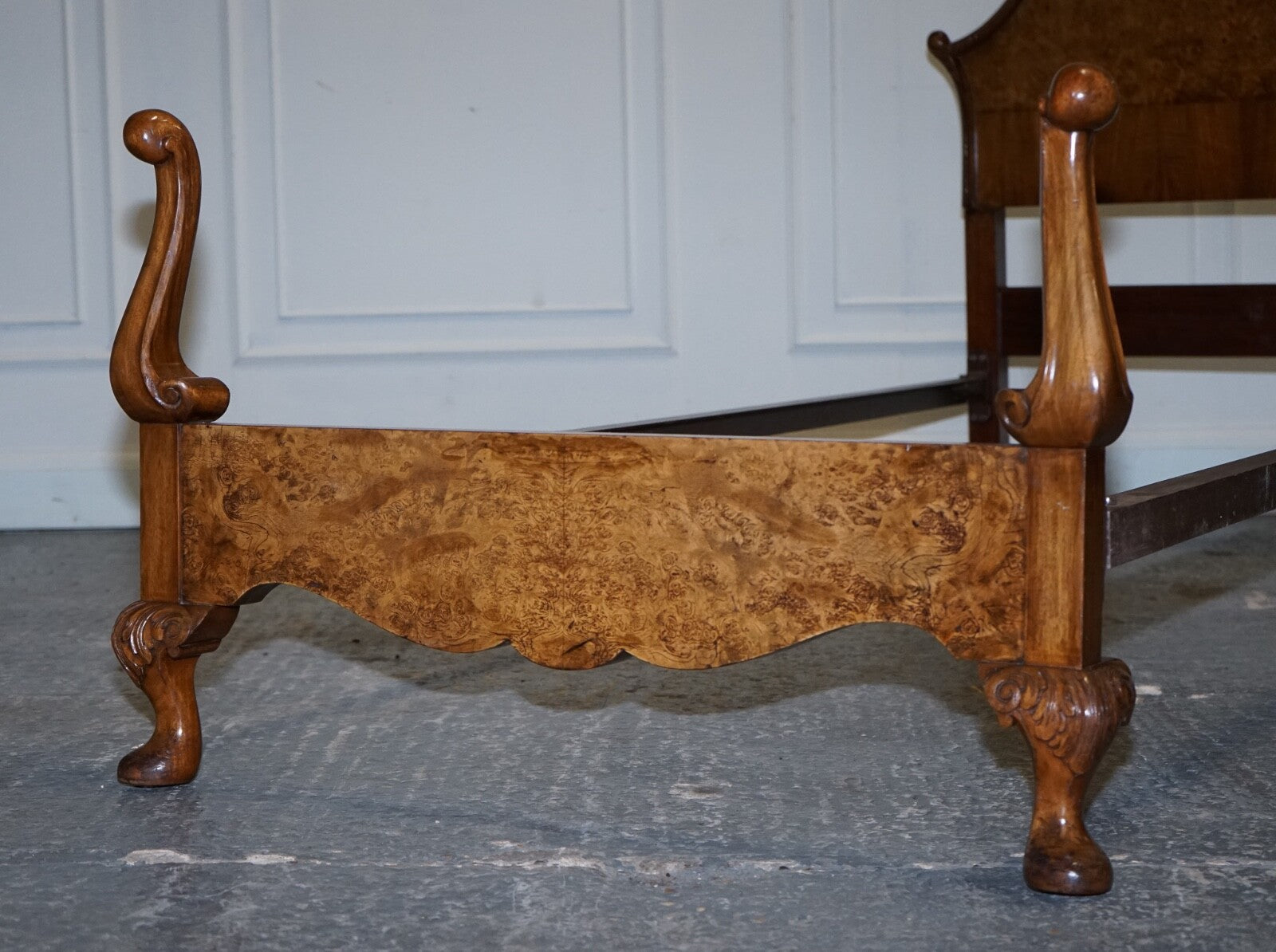 1930 ART DECO BURR WALNUT ENGLISH MADE VONO BEDSTEAD FRAME QUEEN ANNE LEGS 2/2