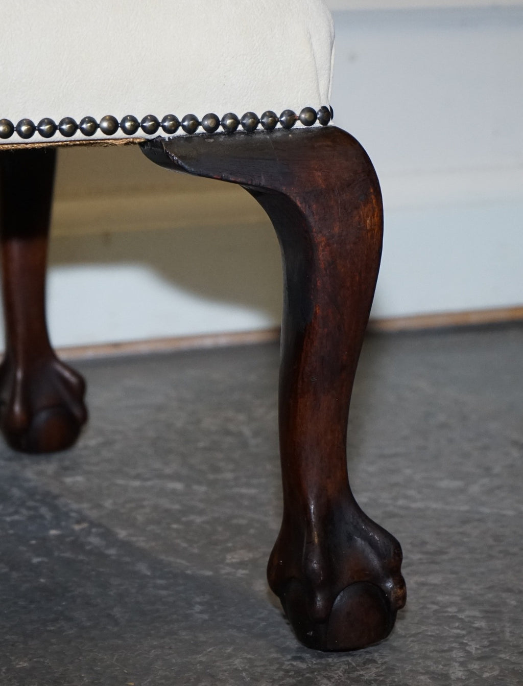 ANTIQUE EARLY VICTORIAN CLAW AND BALL FEET FOOTSTOOL WITH WHITE SUEDE TOP