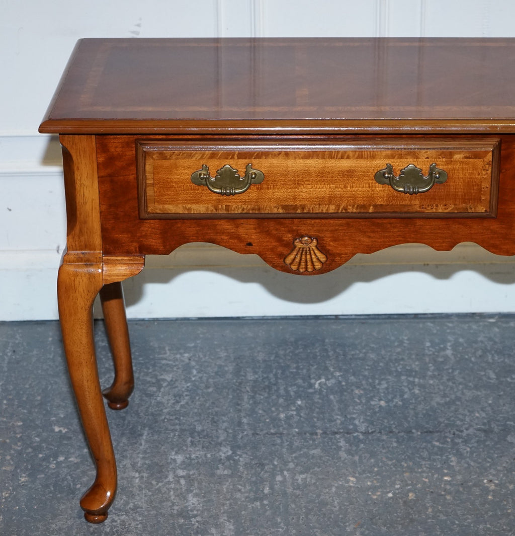 GEORGIAN STYLE WALNUT SIDE CONSOLE TABLE ON CABRIOLE LEGS CIRCA 1980'S