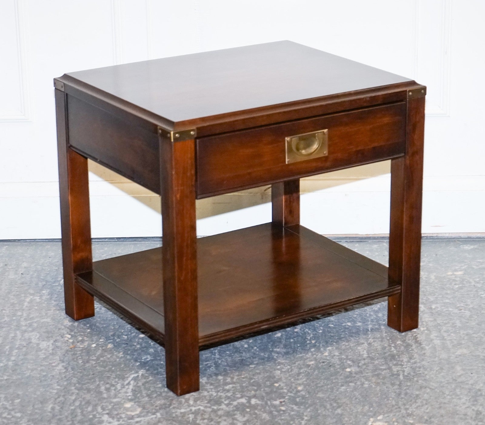 VINTAGE SINGLE MILITARY CAMPAIGN MAHOGANY & BRASS NIGHTSTAND BEDSIDE TABLE