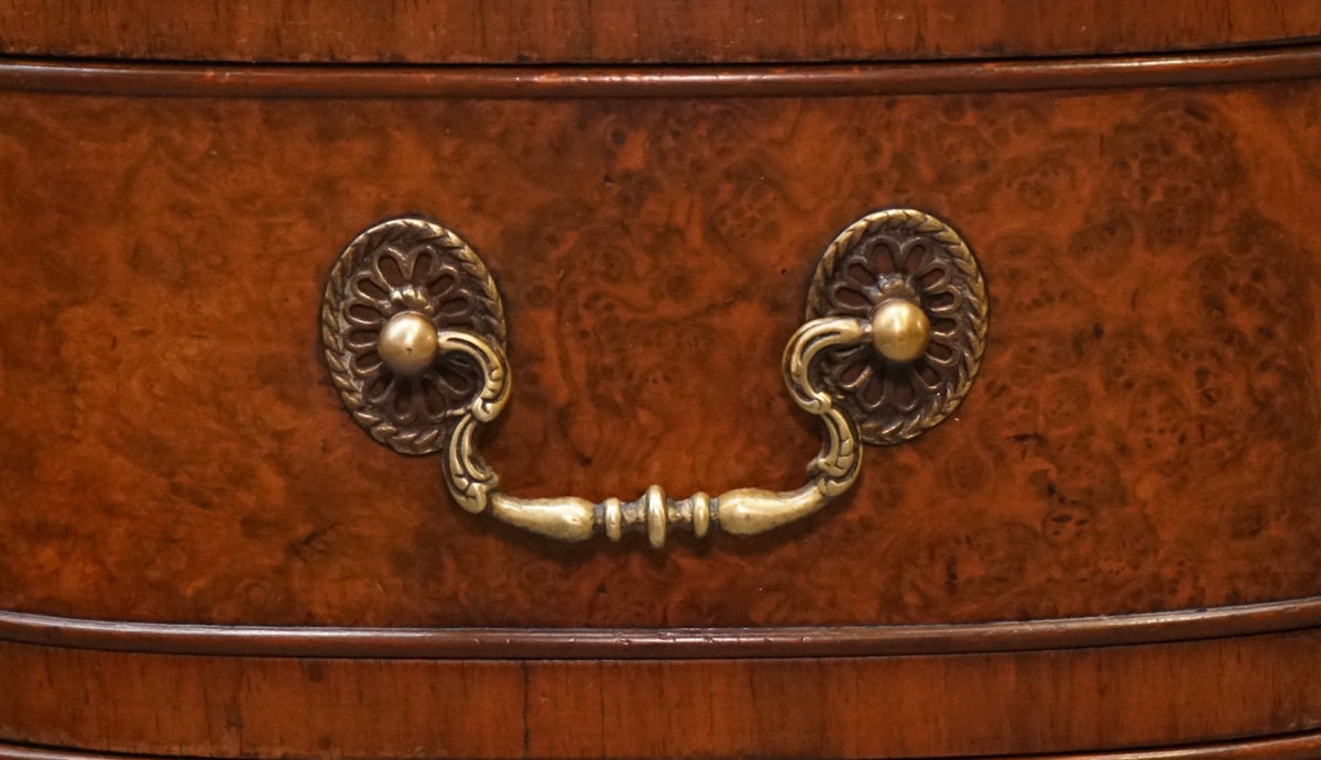 FINE ANTIQUE 1920'S BURR WALNUT HAND CARVED DRESSING TABLE WITH  FOLDING MIRRORS