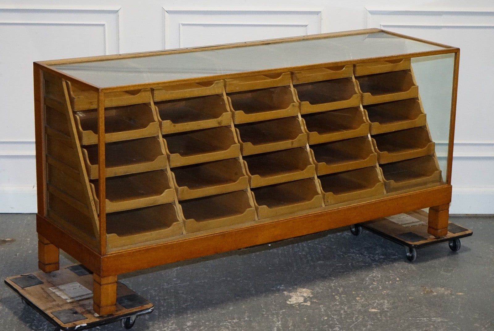 ANTIQUE 1920 ENGLISH VICTORIAN OAK HABERDASHERY SHOP COUNTER WITH ORIGINAL GLASS