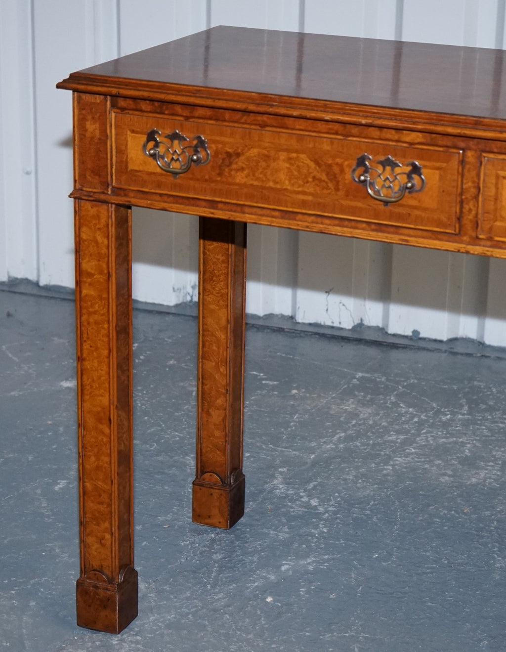 GEORGIAN STYLE BRIGHTS OF NETTLEBED LONDON BURR WALNUT CONSOLE TABLE