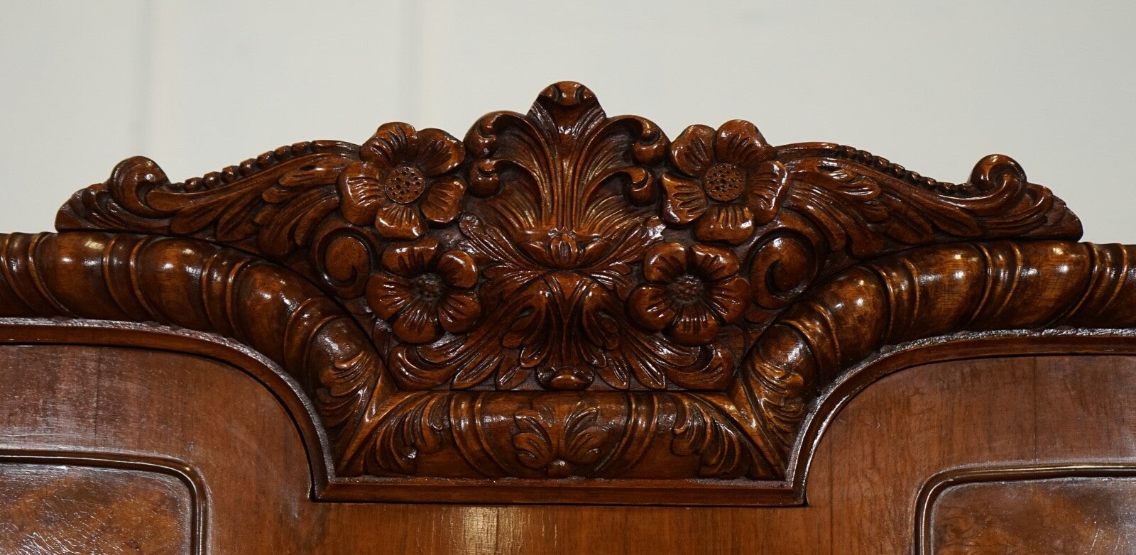 VICTORIAN QUEEN ANNE BURR WALNUT HEAVILY CARVED TRIPLE DOOR WARDROBE