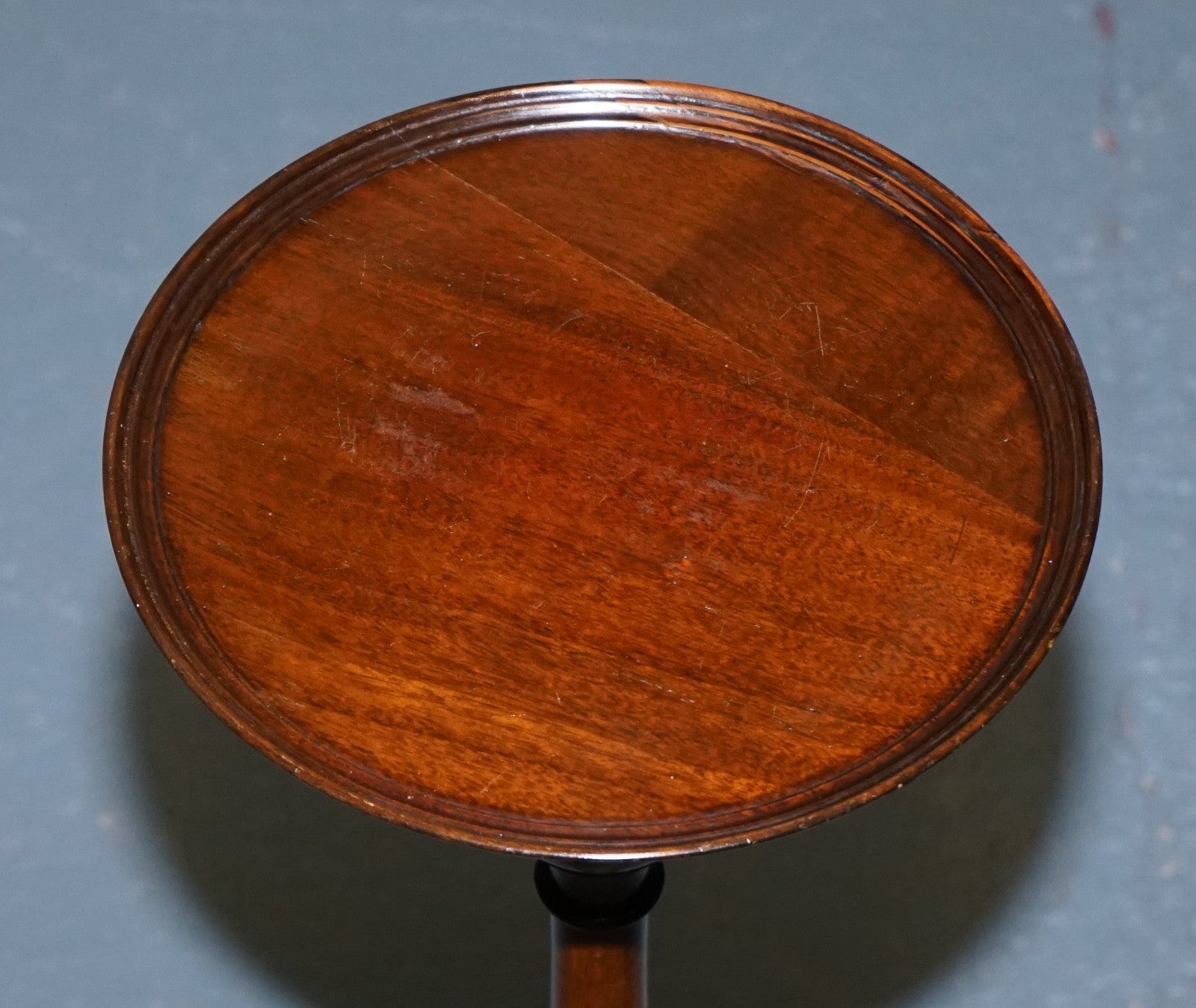 ANTIQUE HARDWOOD TRIPOD PEDESTAL PLANT TABLE STAND HAND TURNED COLUMN