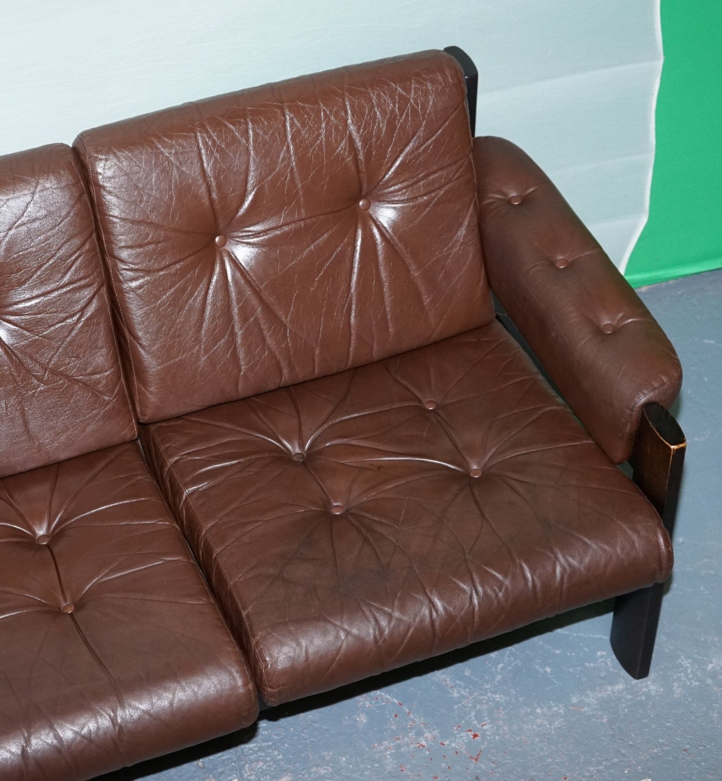 SCANDiNAVIAN ViNTAGE EKORNES STRESSLESS THREE SEATER SOFA