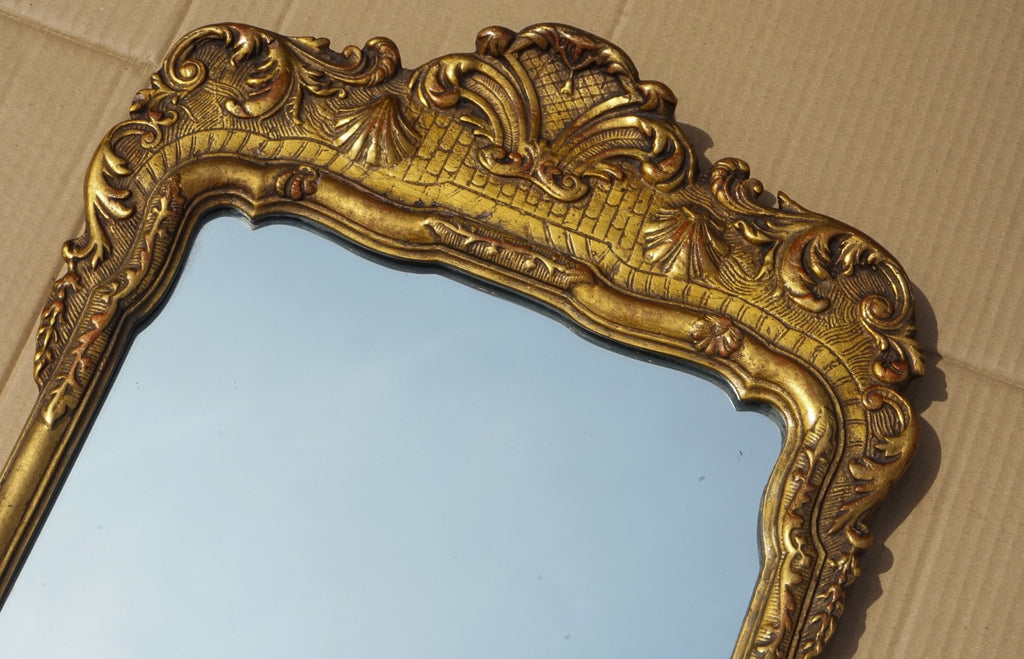 ANTIQUE GEORGE III CHIPPENDALE STYLE GILTED WALL MIRROR