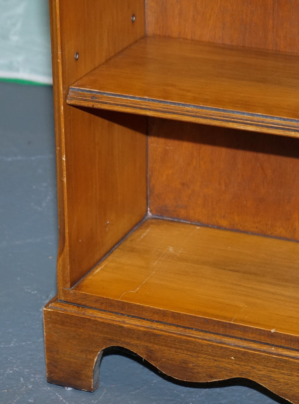 ELEGANT VINTAGE YEW WOOD LOW DWARF BOOKCASE WITH TWO STORAGE DRAWERS