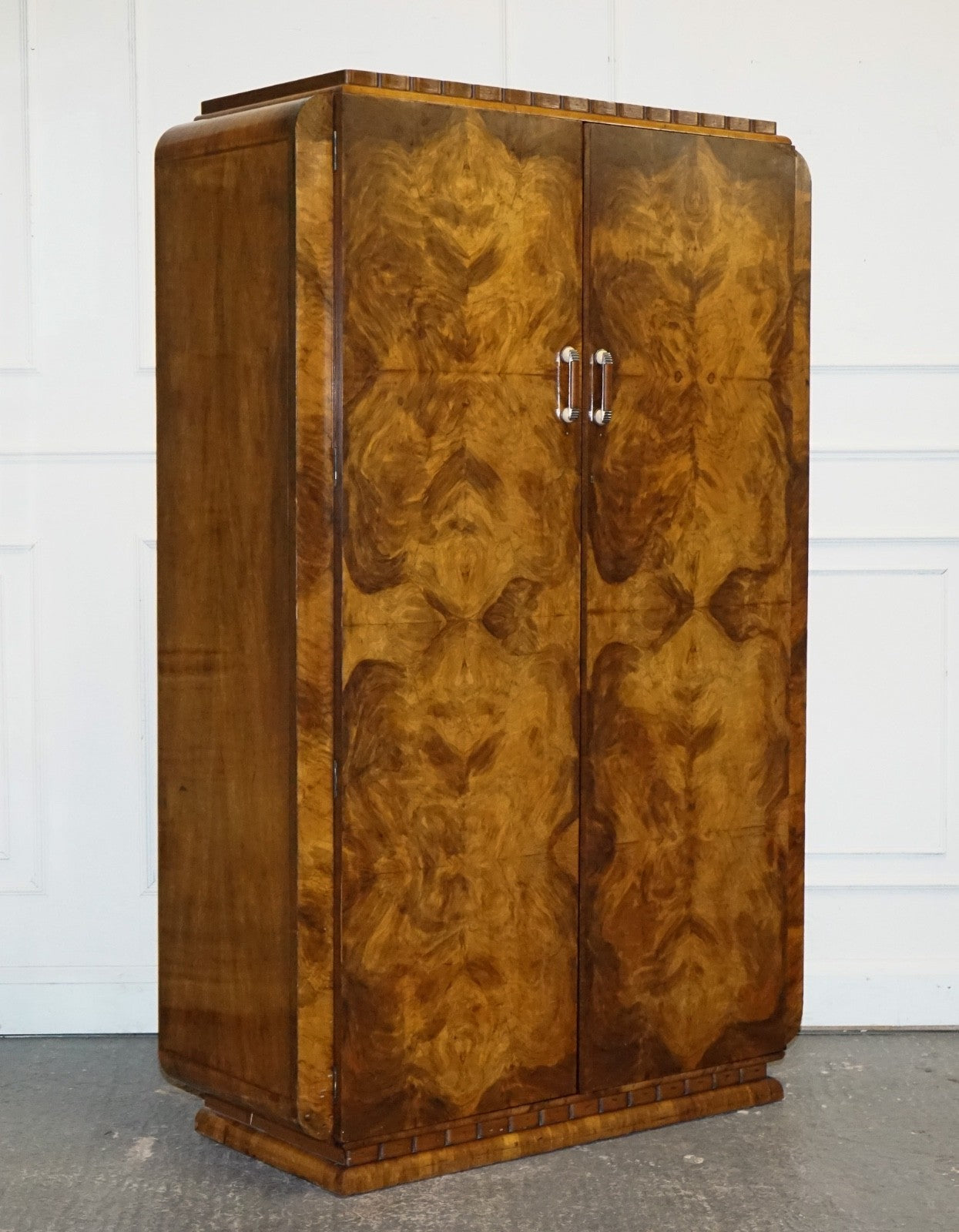 STUNNING ART DECO 1920 LARGE BURR WALNUT TWO DOOR WARDROBE OR AMOIRE