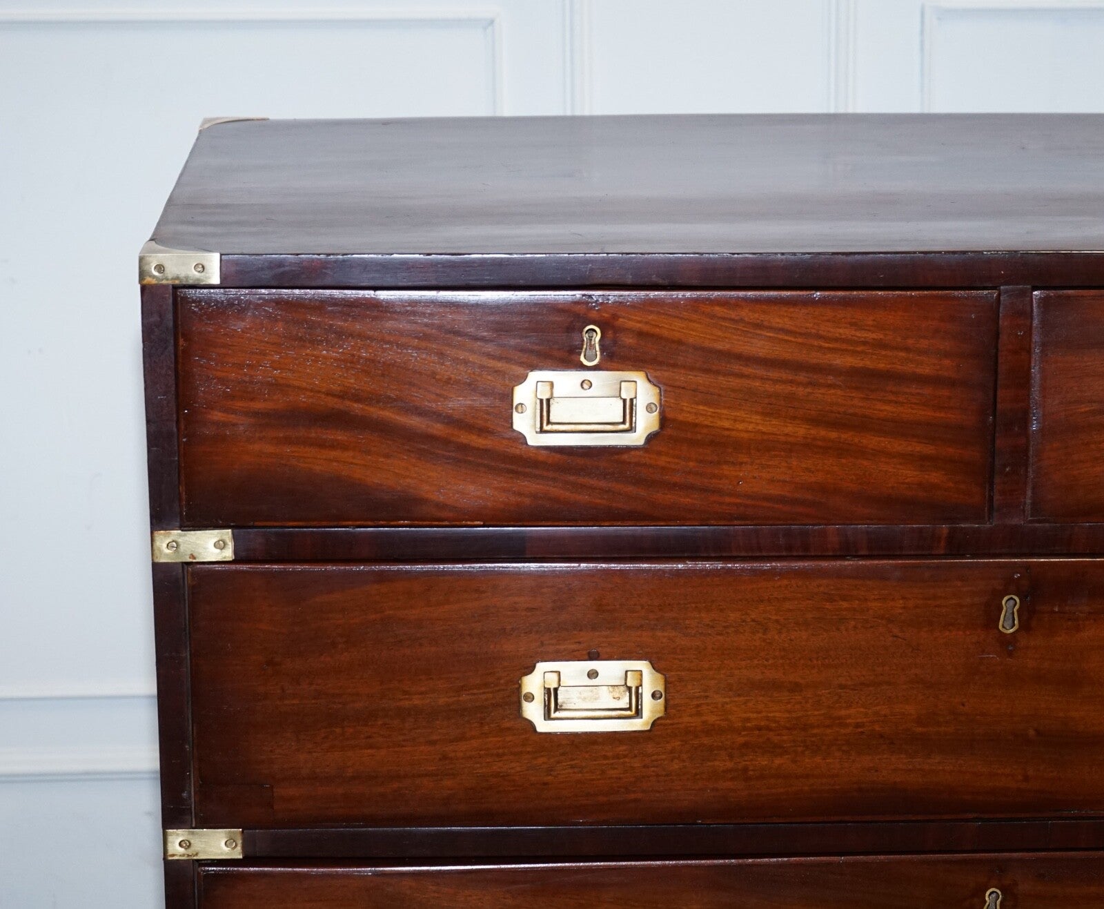ANTIQUE VICTORIAN MILITARY CAMPAiGN CHEST OF GRADUATED DRAWERS