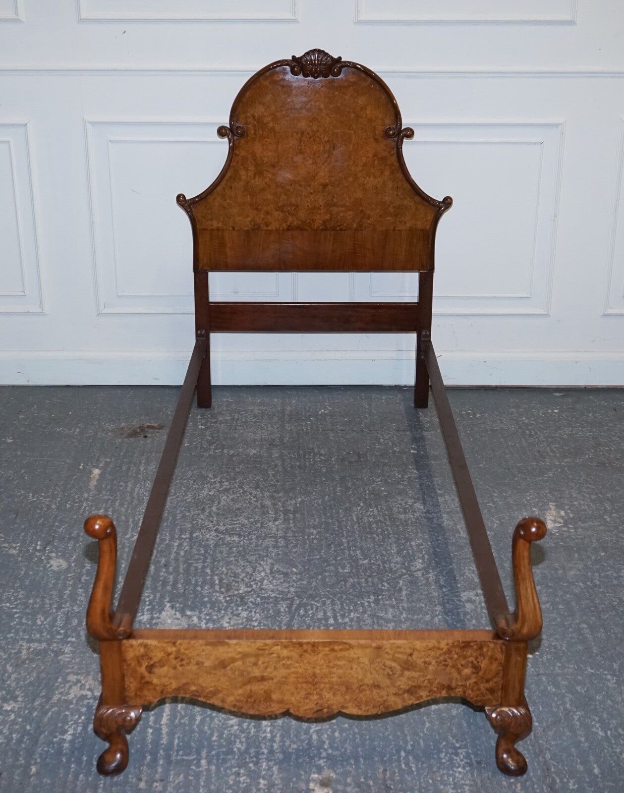 1930 ART DECO BURR WALNUT ENGLISH MADE VONO BEDSTEAD FRAME QUEEN ANNE LEGS 2/2