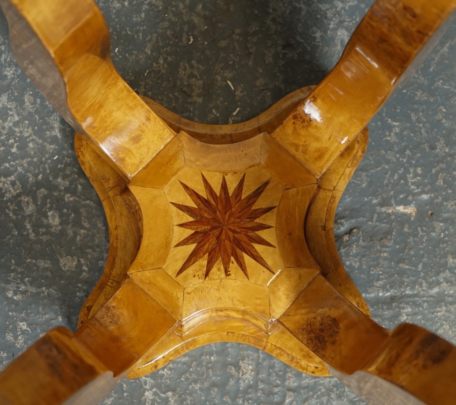 ART DECO BURR WALNUT CIRCULAIR PEDESTAL ROUND CONSOLE CENTER TABLE J1