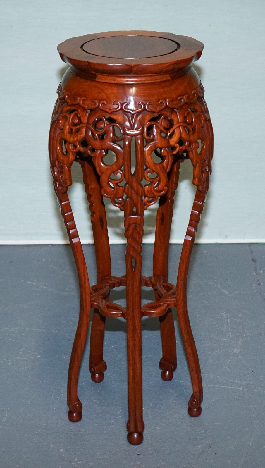 CHINESE HARDWOOD PLANT STAND WITH PIERCED DESIGN & CABRIOLE LEGS