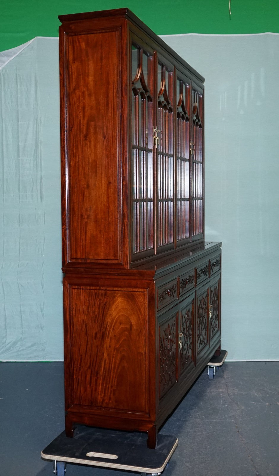 LARGE VINTAGE ORIENTAL CHINESE CARVED SOLID BOOKCASE DISPLAY CABINET WITH LIGHTS